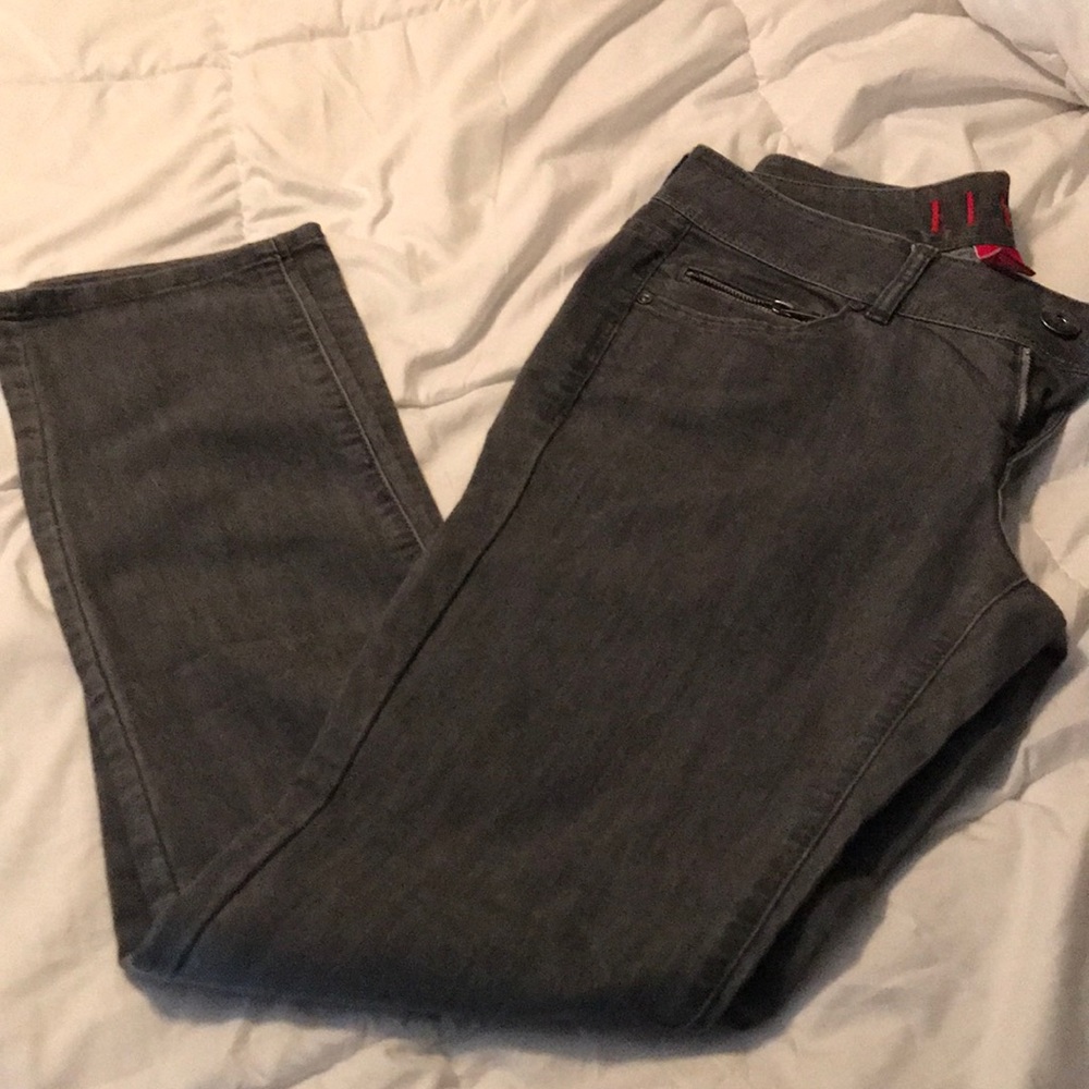 Cute gray skinny jean